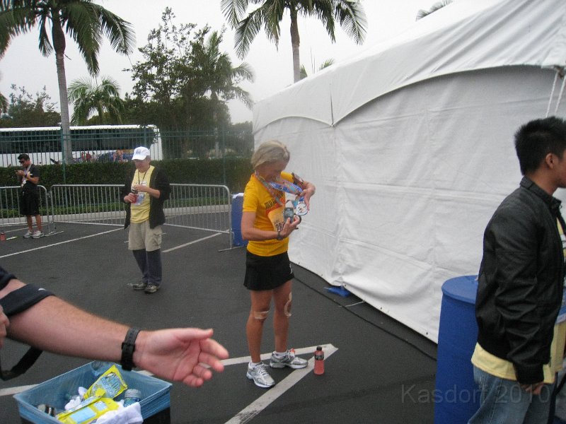 Disneyland 2010 HM Race 0544.JPG - My unofficial pacer! I looked her up later based on bib number... she is a Boston finisher!